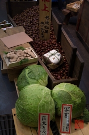 Japan 2012 - Kyoto - Teramachi - Enourmous big cabbage