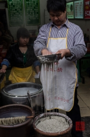 Chongqing 2013 - Noodle making