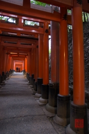 Japan 2012 - Kyoto - Fushimi Inari Taisha - Big archway