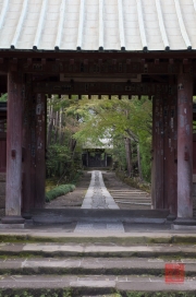 Japan 2012 - Kamakura - Jufuku-ji Temple - Entrance Gate - Path