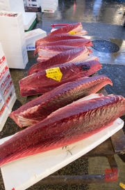 Japan 2012 - Tsukiji - Fish Market - Tuna Halfs II
