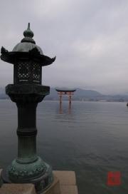 Japan 2012 - Miyajima - Itsukushima Shrine - Lantern & Gate
