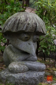Japan 2012 - Miyajima - Daisho-in - Crow Sculpture