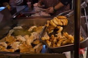 Taiwan 2012 - Taipei - St. Raohe Nachtmarkt - frittierter Fischteig
