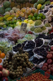 Taiwan 2012 - Taipei - Beitou - Markt - Obststand