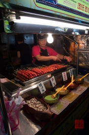 Taiwan 2012 - Taipei - Ningxia Nachtmarkt - Wurststand