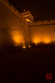 Pingyao 2013 - Wall by night