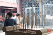 Malaysia 2013 - Georgetown - Buddhist Temple - Incense Sticks