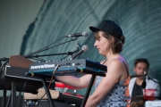 Folk im Park 2016 - Matthew and the Atlas - Emma Gatrill I