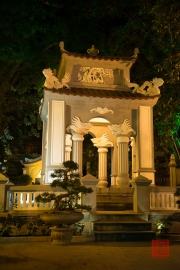 Hanoi 2016 - Pagoda I by night